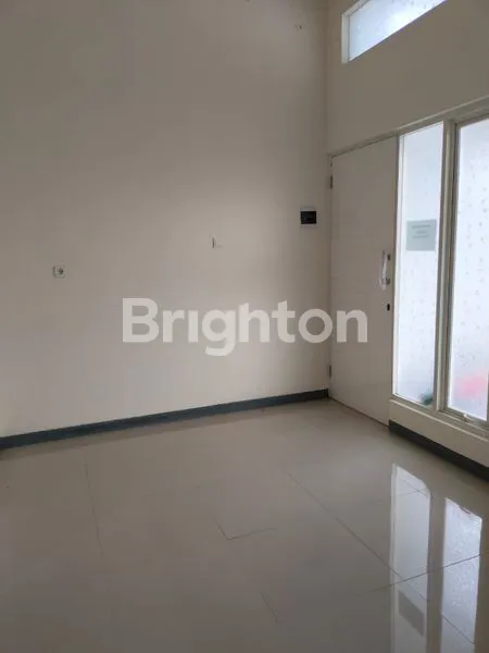 image RUMAH BARU SUDAH DIRENOV, SANGAT SIAP HUNI NEWTON PARK (3)