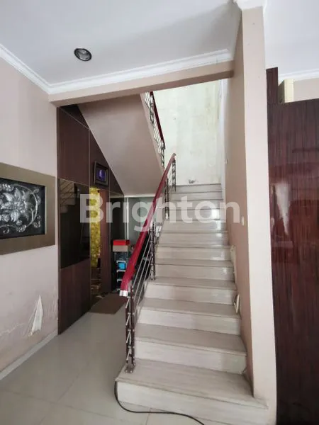 image RUMAH 2 LT HOOK DI SAN DIEGO PAKUWON CITY SURABAYA (8)