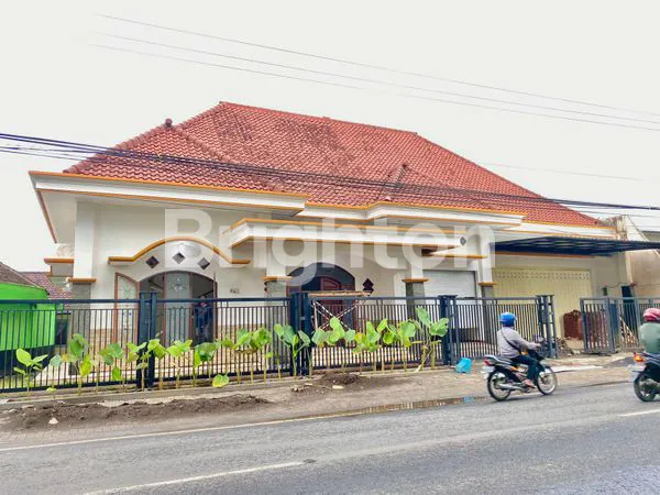image RUMAH POROS JALAN RAYA STRATEGIS DI PAKISAJI BEKAS USAHA KULINER (1)