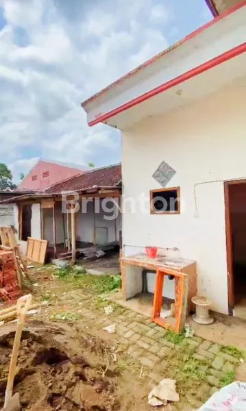 image RUMAH POROS JALAN RAYA STRATEGIS DI PAKISAJI BEKAS USAHA KULINER (8)
