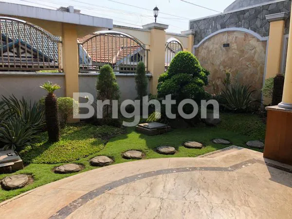 image RUMAH MEWAH SULTAN DI PUSAT KOTA SIDOARJO (6)