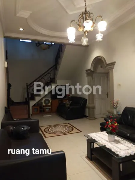 image RUMAH PINGGIR JALAN RAYA LAHAN LUAS KONDISI TERAWAT DAN BAGUS DI JUAL FULL FURNISH (6)