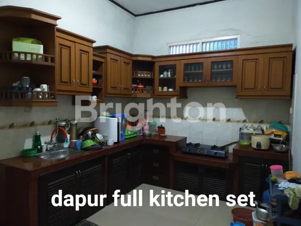 image RUMAH PINGGIR JALAN RAYA LAHAN LUAS KONDISI TERAWAT DAN BAGUS DI JUAL FULL FURNISH (5)