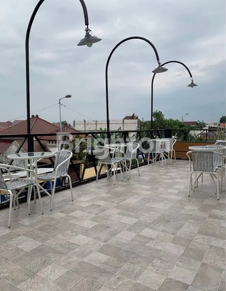 image CAFE MONGINSIDI, LOKASI PUSAT KULINER DAN STRATEGIS TENGAH KOTA (1)