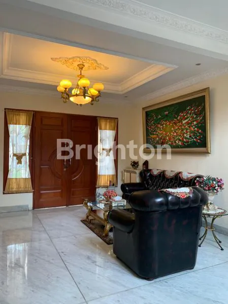 image HARGA SPESIAL !!! RUMAH MEWAH 2 LANTAI POSISI HOEK DI LIPPO KARAWACI CENTRAL (5)