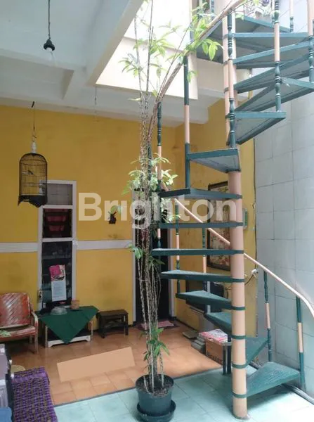 image RUMAH STRATEGIS, TERAWAT, KAMAR BANYAK, ADA LANTAI 2 (7)