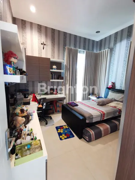 image RUMAH 2 LT HOOK DI SAN DIEGO PAKUWON CITY SURABAYA (3)