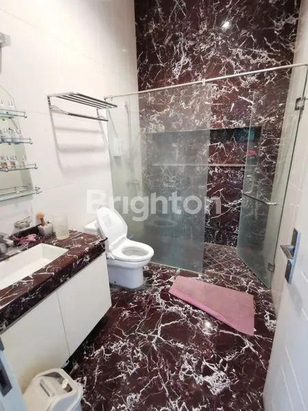 image RUMAH 2 LT HOOK DI SAN DIEGO PAKUWON CITY SURABAYA (7)