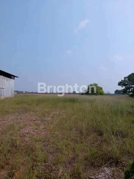 LOKASI STRATEGIS TEPI JALAN RAYA