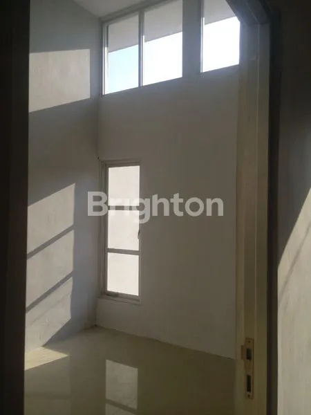 image RUMAH BARU GRESS SIAP HUNI DI JL PUTRA BANGSA SURABAYA (2)