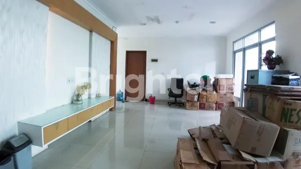 image TOWN HOUSE GANDENG DI MAPLE PARK SUNTER KEMAYORAN (4)