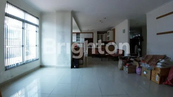 image TOWN HOUSE GANDENG DI MAPLE PARK SUNTER KEMAYORAN (6)