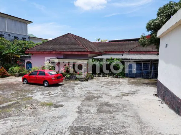 LOKASI STRATEGIS TENGAH KOTA