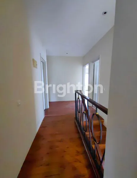 image RUMAH CANTIK DI LIPPO KARAWACI TANGERANG (6)