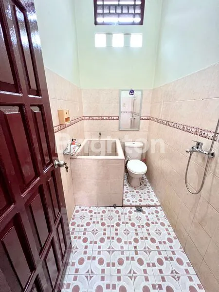 image RUMAH CANTIK DAN BESAR FULL FURNISHED SIAP HUNI DI PUSAT KOTA (8)