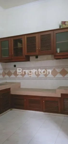 image RUMAH 2 LANTAI TERAWAT DAN SIAP HUNI SUTOREJO PRIMA BARAT (4)