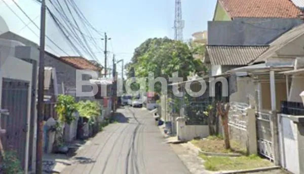 image PATIUNUS RUMAH BAGUS SIAP HUNI DEKAT TENGAH KOTA SEMARANG TIMUR (2)