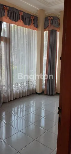 image RUMAH LUX DI KOMPLEK ISTANA REGENCY SIAP HUNI (5)