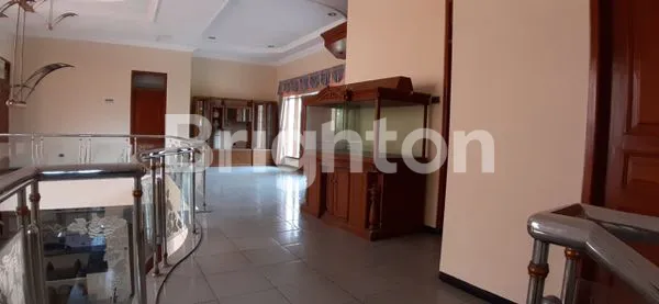 image RUMAH LUX DI KOMPLEK ISTANA REGENCY SIAP HUNI (4)