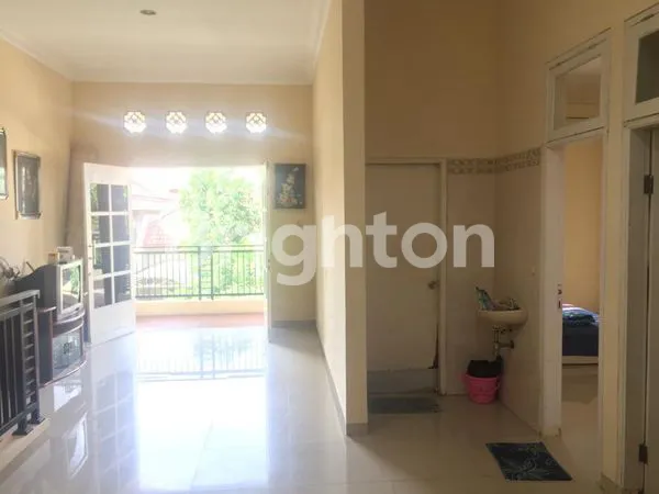 image RUMAH 2 LANTAI DI SURABAYA SELATAN, TERAWAT DAN SIAP HUNI (8)