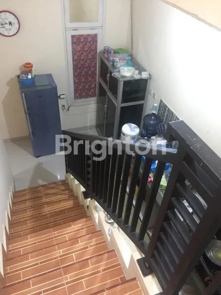 image RUMAH 2 LANTAI DI SURABAYA SELATAN, TERAWAT DAN SIAP HUNI (3)