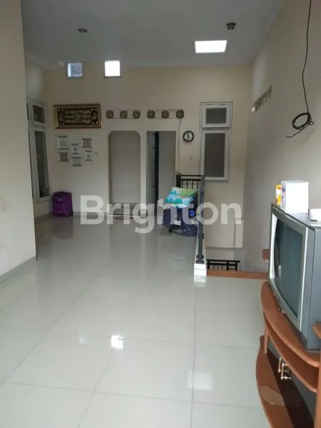 image RUMAH 2 LANTAI DI SURABAYA SELATAN, TERAWAT DAN SIAP HUNI (5)
