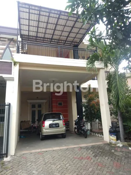 RUMAH 2 LANTAI DI SURABAYA SELATAN, TERAWAT DAN SIAP HUNI