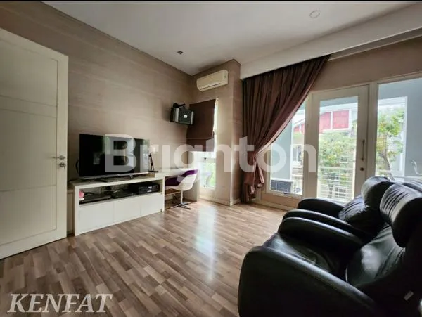 image RUMAH BAGUS TERAWAT PAKUWON INDAH CLUSTER ONE GOLF TERRACE SURABAYA BARAT (4)