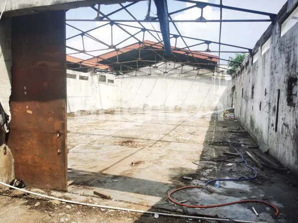 image TANAH + BANGUNAN SIAP PAKAI DI BANDENGAN (4)