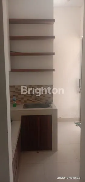 image RUMAH BAGUS 2LT SEMI FURNISHED DLM LINGKUNGAN PERUMAHAN ELIT DEKAT JEC (6)