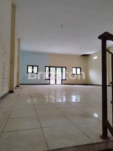 image RUKO 2 LANTAI SIAP HUNI LUAS JALAN UTAMA KEDIRI (2)