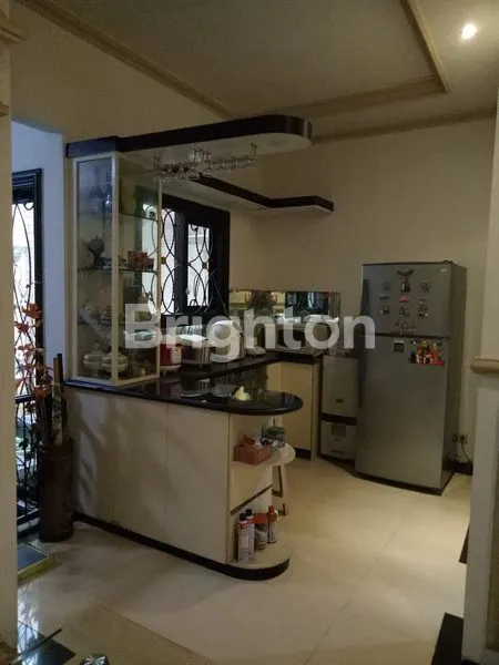 image RUMAH 2LANTAI PONDOK TJANDRA ROW 2.5 MOBIL (2)