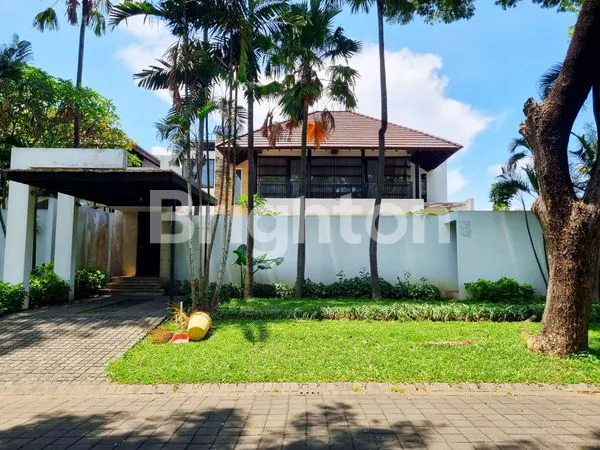 image RUMAH KONSEP VILLA DI BALI ISEN INTERNATIONAL LIVING BY INTILAND ADA SWIMMING POOL LINGKUNGAN ASRI DEKAT HOKKY SUPERMARKET, PRIMALARAS SWIMMING AND FITNESS CENTER, PASAR MODERN, PUSAT BISNIS DAN KOMERSIAL (1)