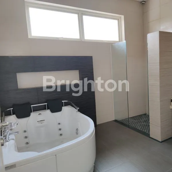 image RUMAH MEWAH 2 LANTAI CITRALAND UTAMA BARU GRESS SIAP HUNI ROW JALAN LEBAR (4)