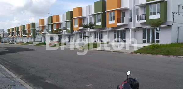 image TOWN HOUSE MARINA CITY  (3)