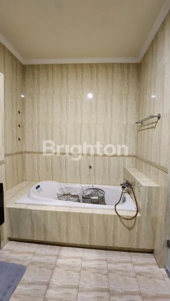 image RUMAH BAGUS LENGKAP DENGAN PERABOT REGENCY 21 (2)