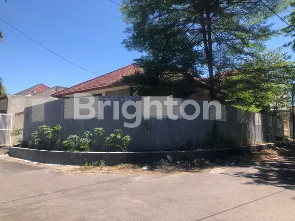 image RUMAH HOOK KRIS KENCANA TIMUR SURABAYA (2)