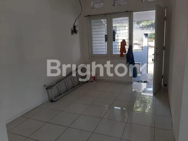 image DI SEWAKAN KIOS DI PINGGIR JALAN YANG SANGAT RAME  DI BANTAR KEMANG-BOGOR TIMUR (2)