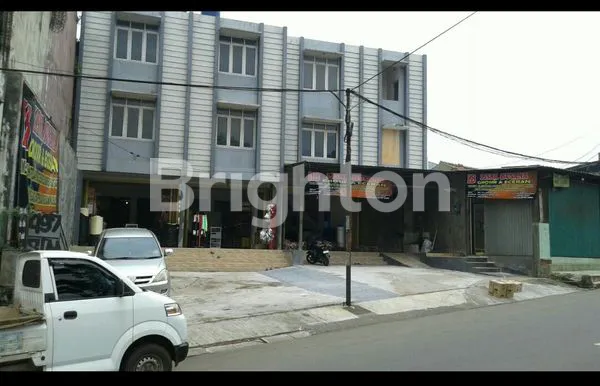 image RUKO 3 LANTAI GANDENG 3 1/2 UNIT, LOKASI STRATEGIS DEPAN PASAR ANGGADA (1)