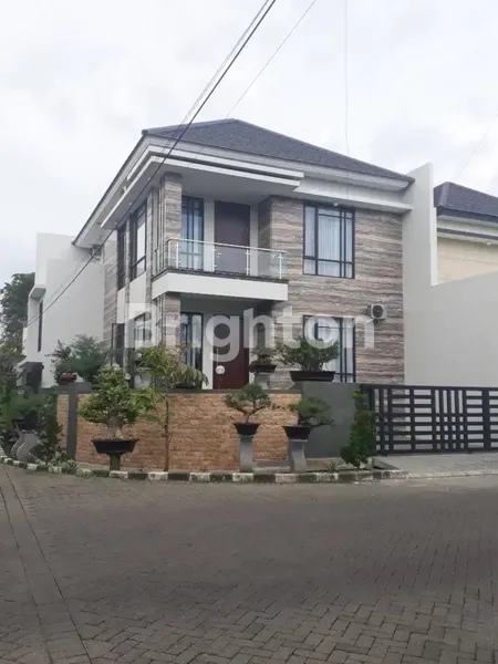 image RUMAH 2 LANTAI BABATAN PRATAMA  (1)