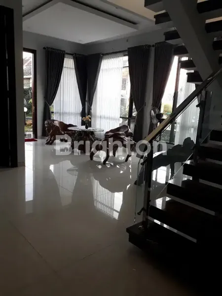 image RUMAH 2 LANTAI BABATAN PRATAMA  (2)