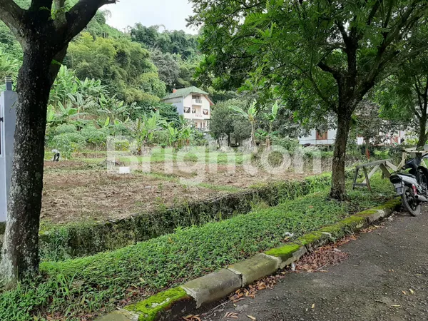 image KAVLING DALAM KOMPLEK PERUMAHAN ROYAL VIEW RESIDENDE CIWARUGA (2)