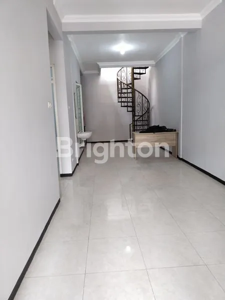 image RUMAH MURAH PONDOK CANDRA POCAN SIAP HUNI BARU DIRENOVASI BAGUS DEKAT RUNGKUT MERR TOL JUANDA DAN TOL TAMBAK SUMUR (1)