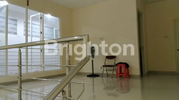 image RUMAH SIAP HUNI DAN FULL FURNISH DI MULYOSARI UTARA SURABAYA (4)