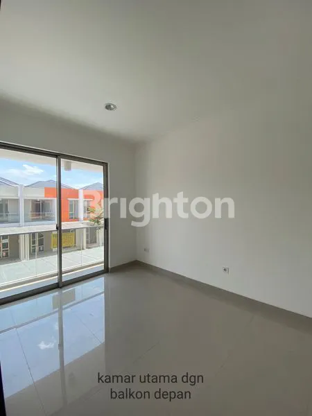 image RUMAH SIAP HUNI DI PIK 2 TANGERANG (2)