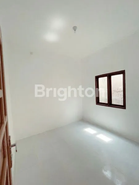 image RUMAH  KONTRAKAN  2 LANTAI 4 PINTU  BANGUNAN BARU  DI BATAKAN MAS (1)