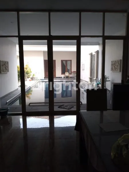 image RUMAH SULTAN 2 LANTAI DI PUSAT KOTA SIDOARJO (2)