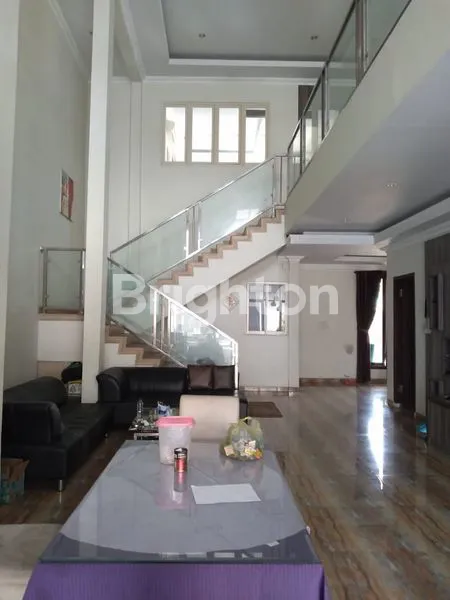 image RUMAH SULTAN 2 LANTAI DI PUSAT KOTA SIDOARJO (1)