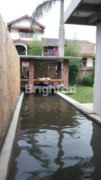 image RUMAH BAGUS DI AREA SEJUK DENGAN HALAMAN YANG LUAS DI SETIABUDHI BANDUNG (5)