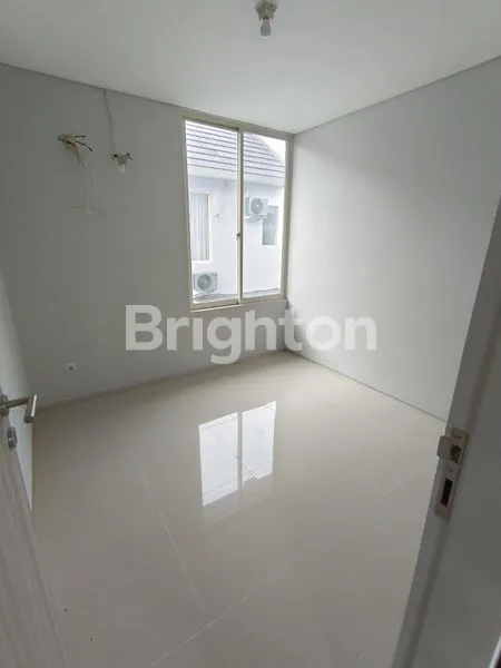 image RUMAH GRAND PAKUWON SURABAYA, MURAH HOOK - 2 RUMAH JADI 1 (3)